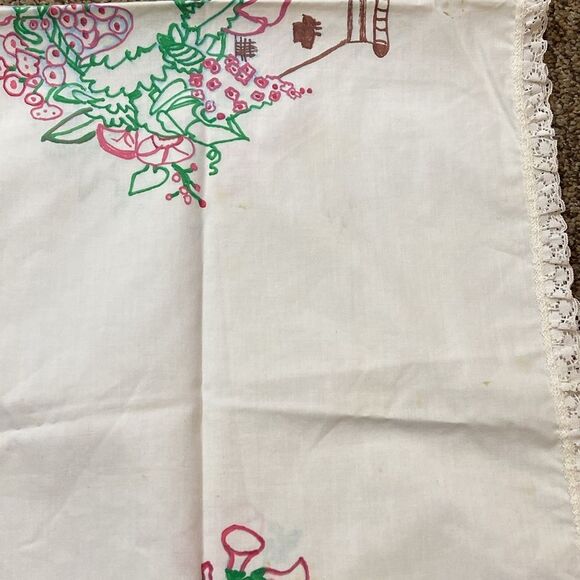 Vintage Floral Painting Table Runner Size 40”x40” - Picture 8 of 16